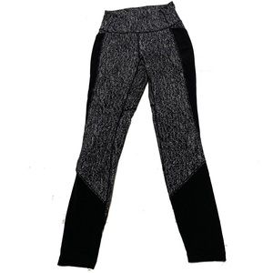 6 / Lululemon Fit Physique Tight